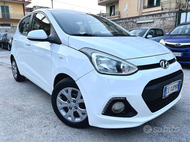 Usata Hyundai i10 Edition 69 CV (50 kW) 2014 Bianco Utilitaria