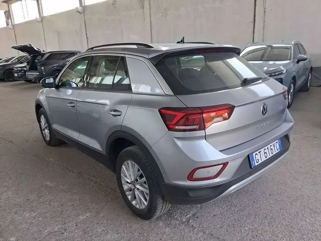 Usata VW T-Roc Life 110 CV (80 kW) 2024 Grigio SUV
