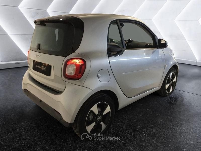 Używany Smart ForTwo Electric Drive Passion 41 kW (56 KM) 2023 Srebrny Sedan/Limuzyna