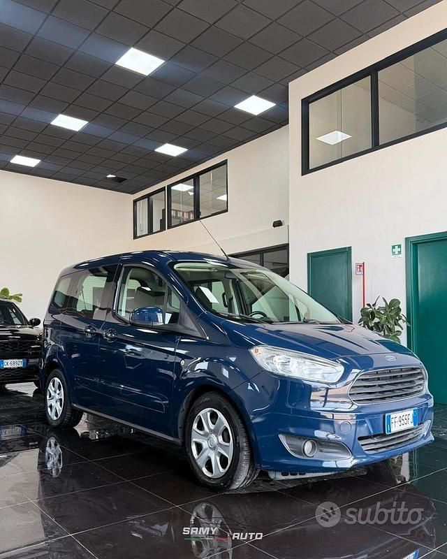 Usata Ford Tourneo Courier Titanium 100 CV (73 kW) 2016 Blu Monovolume