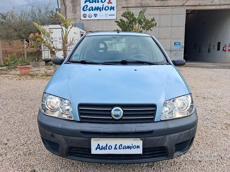 Usata Fiat Punto Active 120 CV (88 kW) 2004 Blu Utilitaria