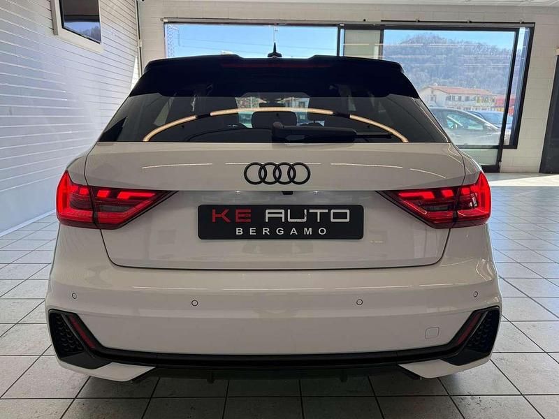 Usata Audi A1 Sportback Ambiente 116 CV (85 kW) 2025 Bianco ghiaccio metallizzato Utilitaria