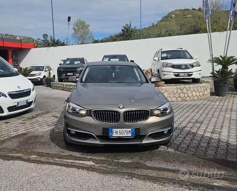 Usata BMW 318 Luxury Line 142 CV (104 kW) 2014 Marrone Berlina