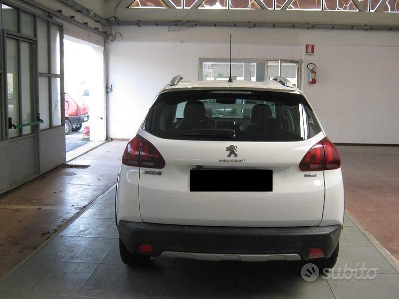 Usata Peugeot 2008 Allure 81 CV (59 kW) 2016 Bianco SUV