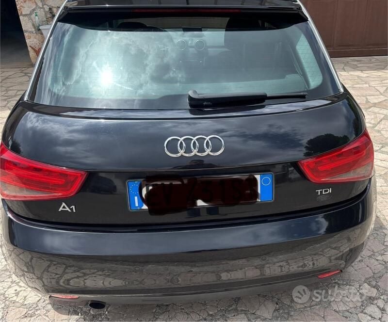 Usata Audi A1 105 CV (77 kW) 2010 Nero Utilitaria