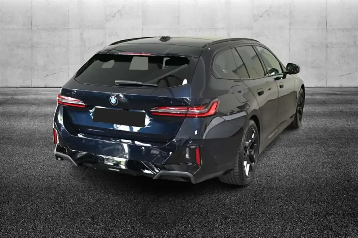 Usata BMW 520 M Sport 197 CV (144 kW) 2024 Nero Station wagon