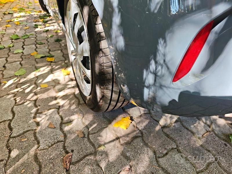 Usata Opel Corsa 75 CV (55 kW) 2024 Grigio Berlina