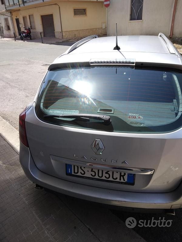 Usata Renault Laguna III 140 CV (102 kW) 2008 Grigio Station wagon