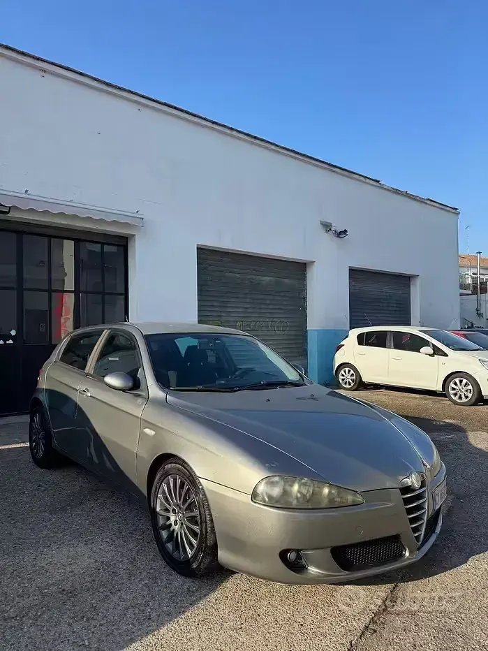 Usata Alfa Romeo 147 Exclusive 150 CV (110 kW) 2006 Utilitaria