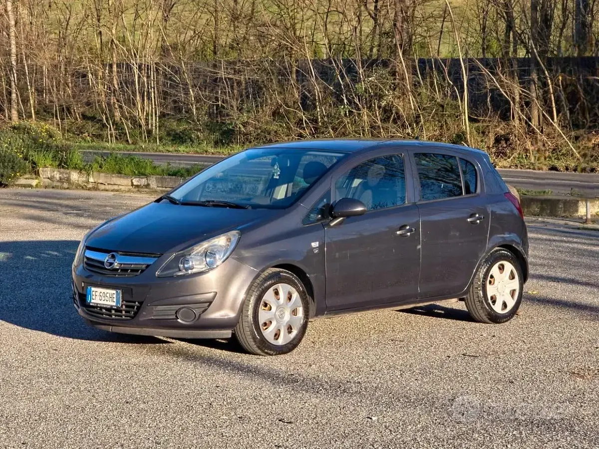 Usata Opel Corsa Edition 85 CV (62 kW) 2010 Grigio Utilitaria