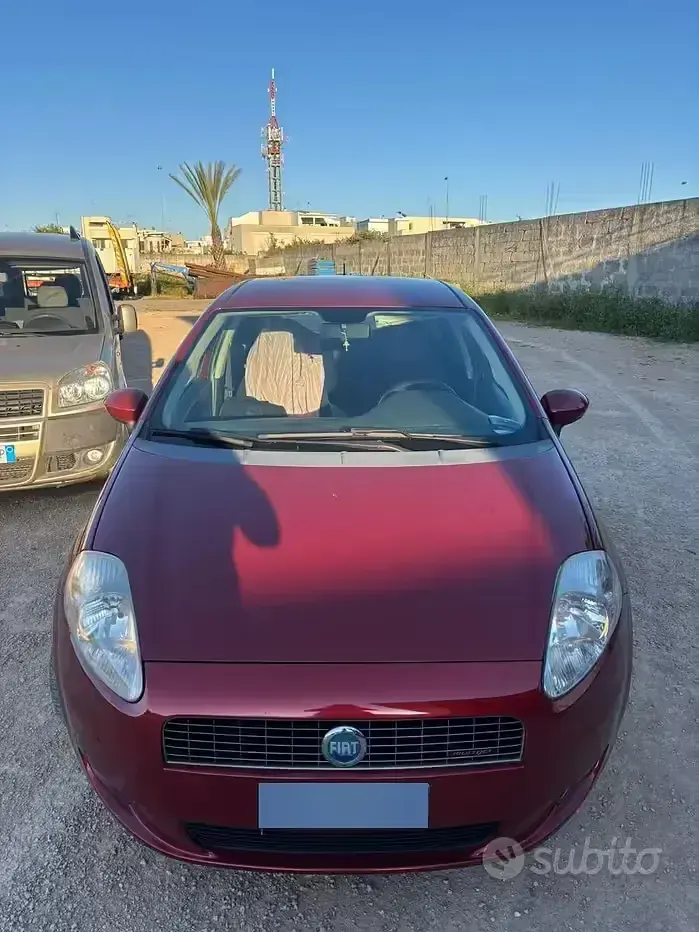 Usata Fiat Grande Punto 90 CV (66 kW) 2007 Rosso Utilitaria