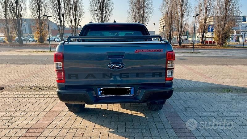 Usata Ford Ranger 213 CV (156 kW) 2022 Grigio Pick-up