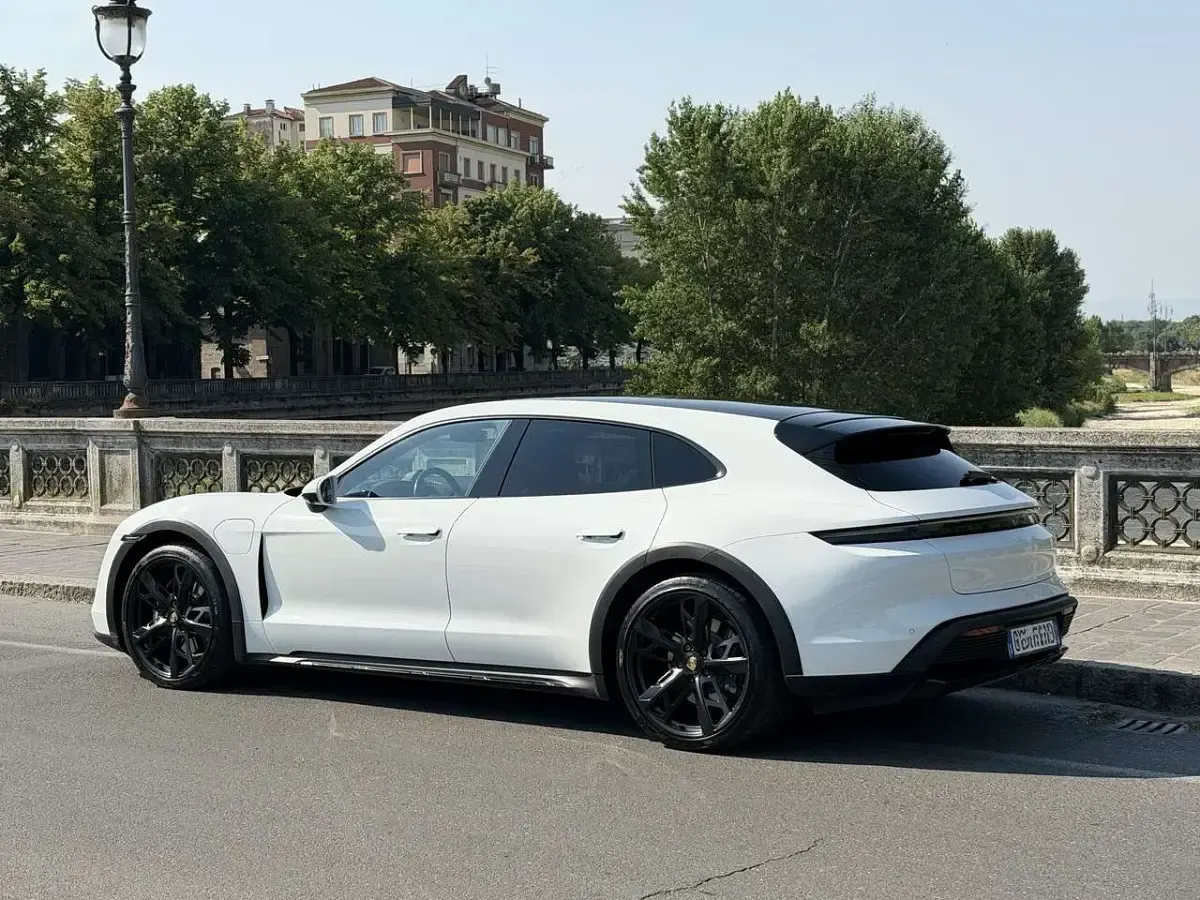 Usata Porsche Taycan Cross Turismo 139 kW (190 CV) 2021 Bianco Station wagon