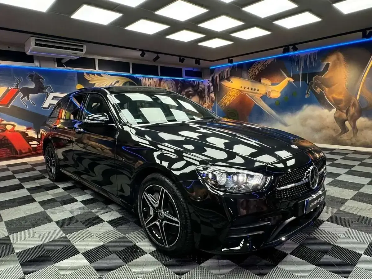 Usata Mercedes E300 Premium 194 CV (142 kW) 2020 Nero Station wagon