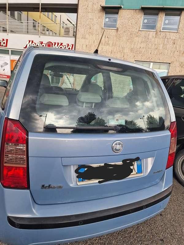Usata Fiat Idea Dynamic 101 CV (74 kW) 2004 Blu/azzurro Monovolume