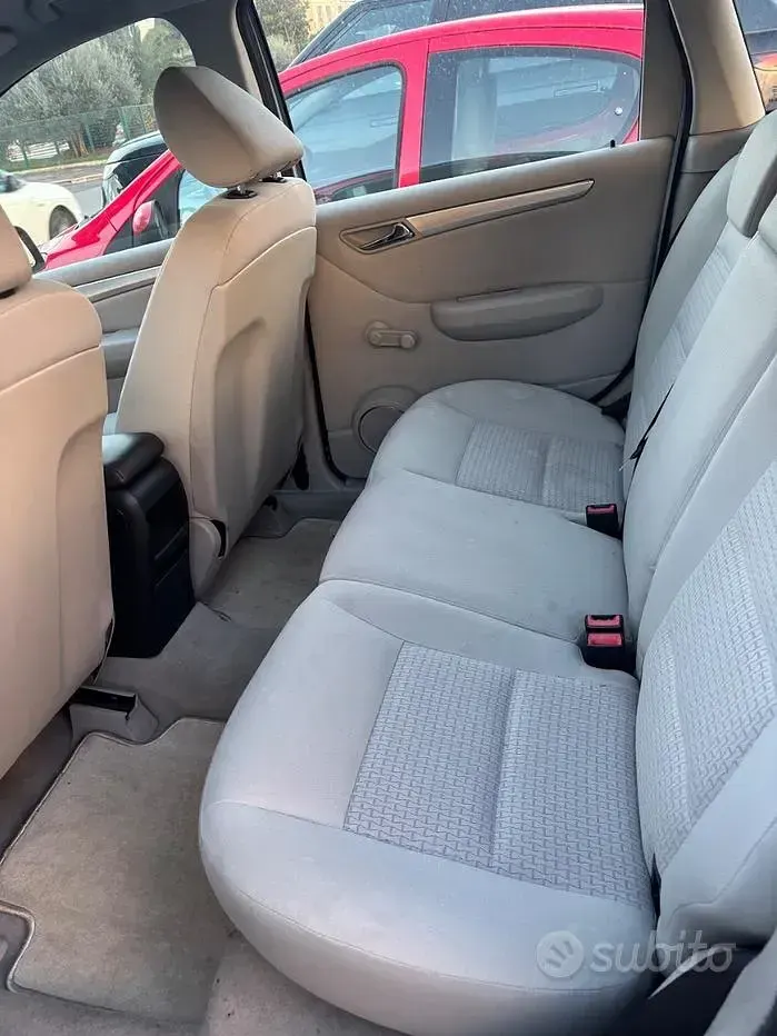 Usata Mercedes B180 109 CV (80 kW) 2010 Monovolume