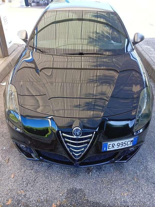 Nero Usata 2013 Alfa Romeo Giulietta Veloce Tre volumi | 5700 € (Buon prezzo) - Immagine 1/4