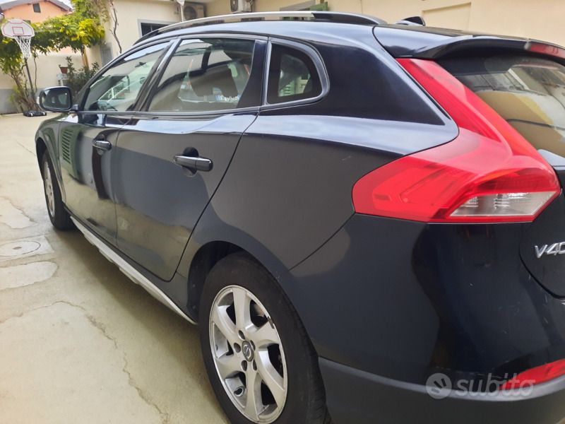 Usata 2015 Volvo V40 Station wagon | 7000 € (Super prezzo) - Immagine 1/4