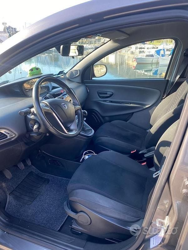 Usata Lancia Ypsilon 2013 Grigio Utilitaria