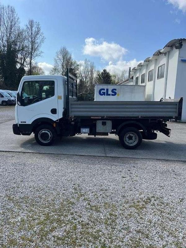 Usata Nissan Cabstar 110 CV (80 kW) 2010 Bianco Pick-up