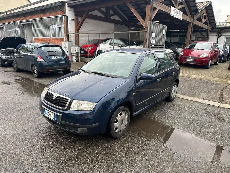 Usata Skoda Fabia Comfort 68 CV (50 kW) 2001 Blu Berlina