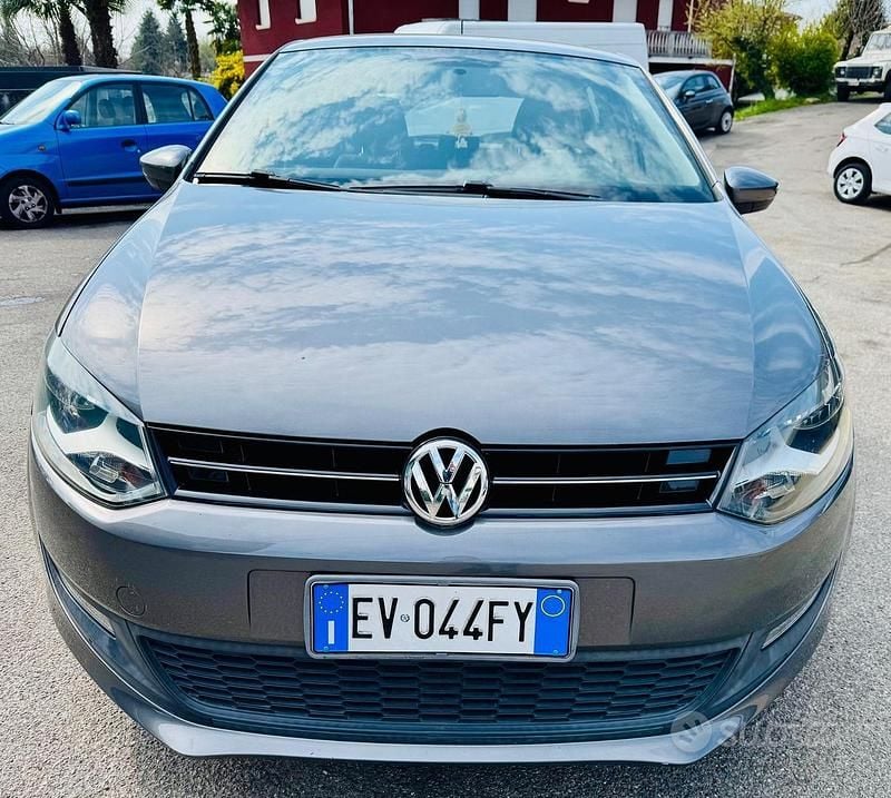 Usata VW Polo Comfortline 70 CV (51 kW) 2014 Grigio Berlina