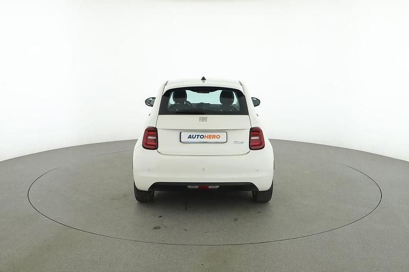 Usata Fiat 500e Passion 86 kW (118 CV) 2021 Bianco Utilitaria