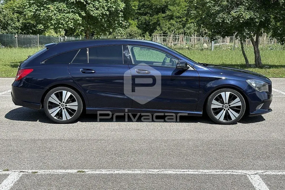 Usata Mercedes CLA220 177 CV (130 kW) 2018 Blu Berlina