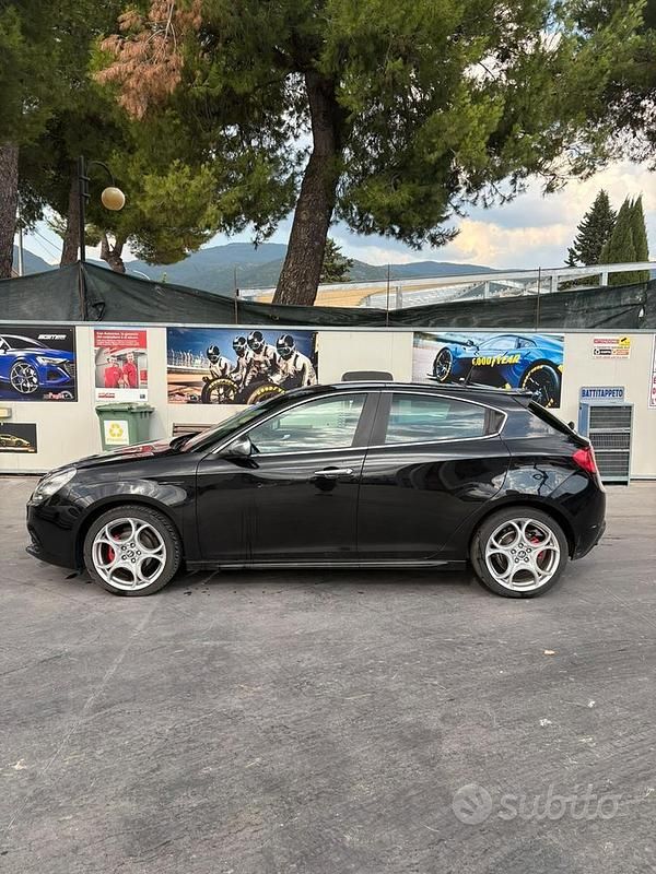Usata Alfa Romeo Giulietta 105 CV (77 kW) 2013 Nero Utilitaria