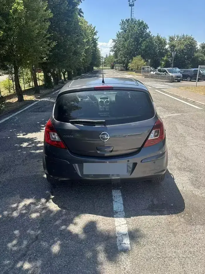 Usata Opel Corsa 86 CV (63 kW) 2012 Utilitaria