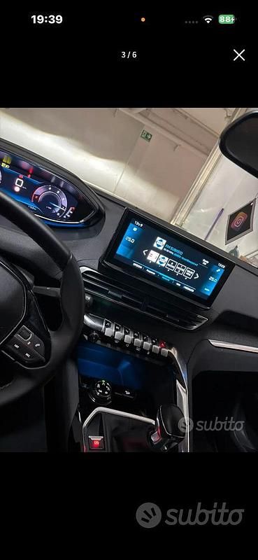 Usata Peugeot 3008 2001 Rosso Utilitaria