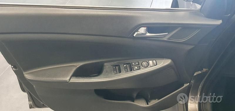 Usata Hyundai Tucson Xpossible 115 CV (84 kW) 2017 Marrone SUV