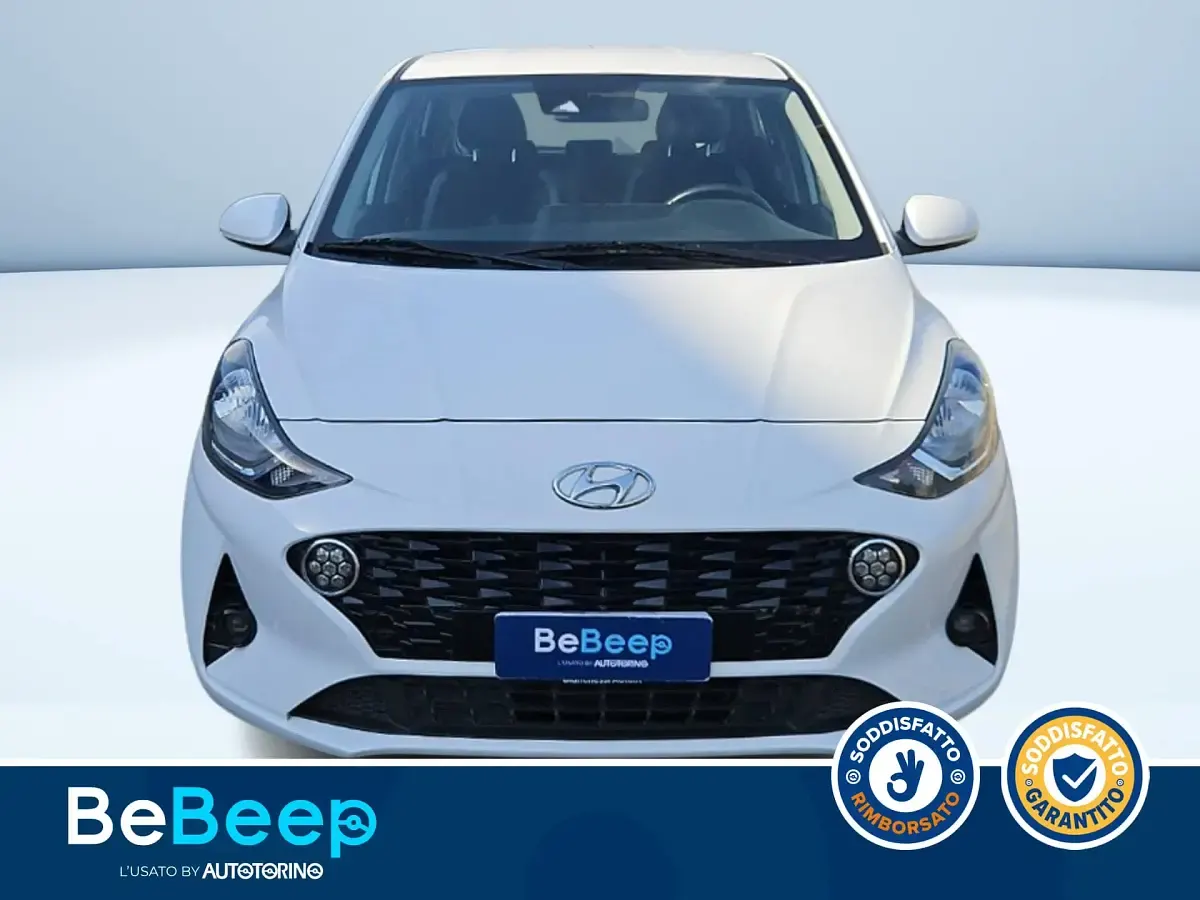 Usata Hyundai i10 67 CV (49 kW) 2023 Bianco pastello Utilitaria