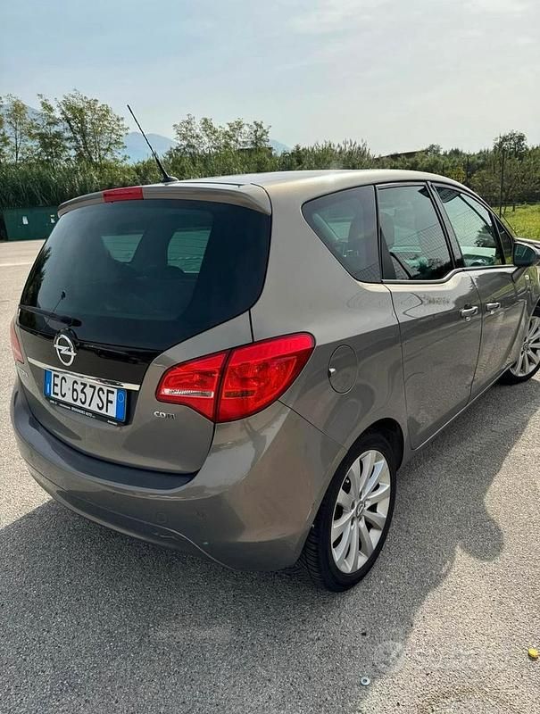 Usata Opel Meriva 110 CV (80 kW) 2011 Monovolume