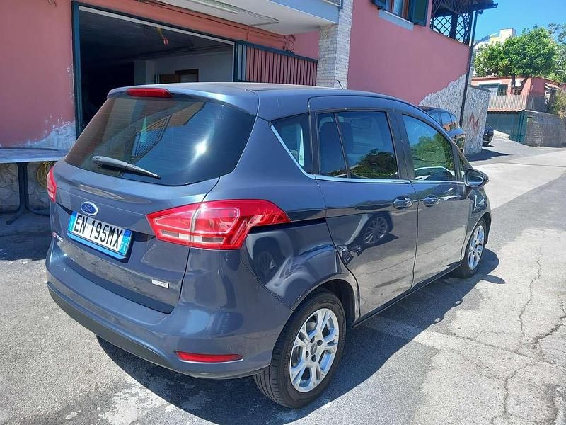 Usado Ford B-MAX Titanium 101 CV (74 kW) 2013 Gris Monovolumen