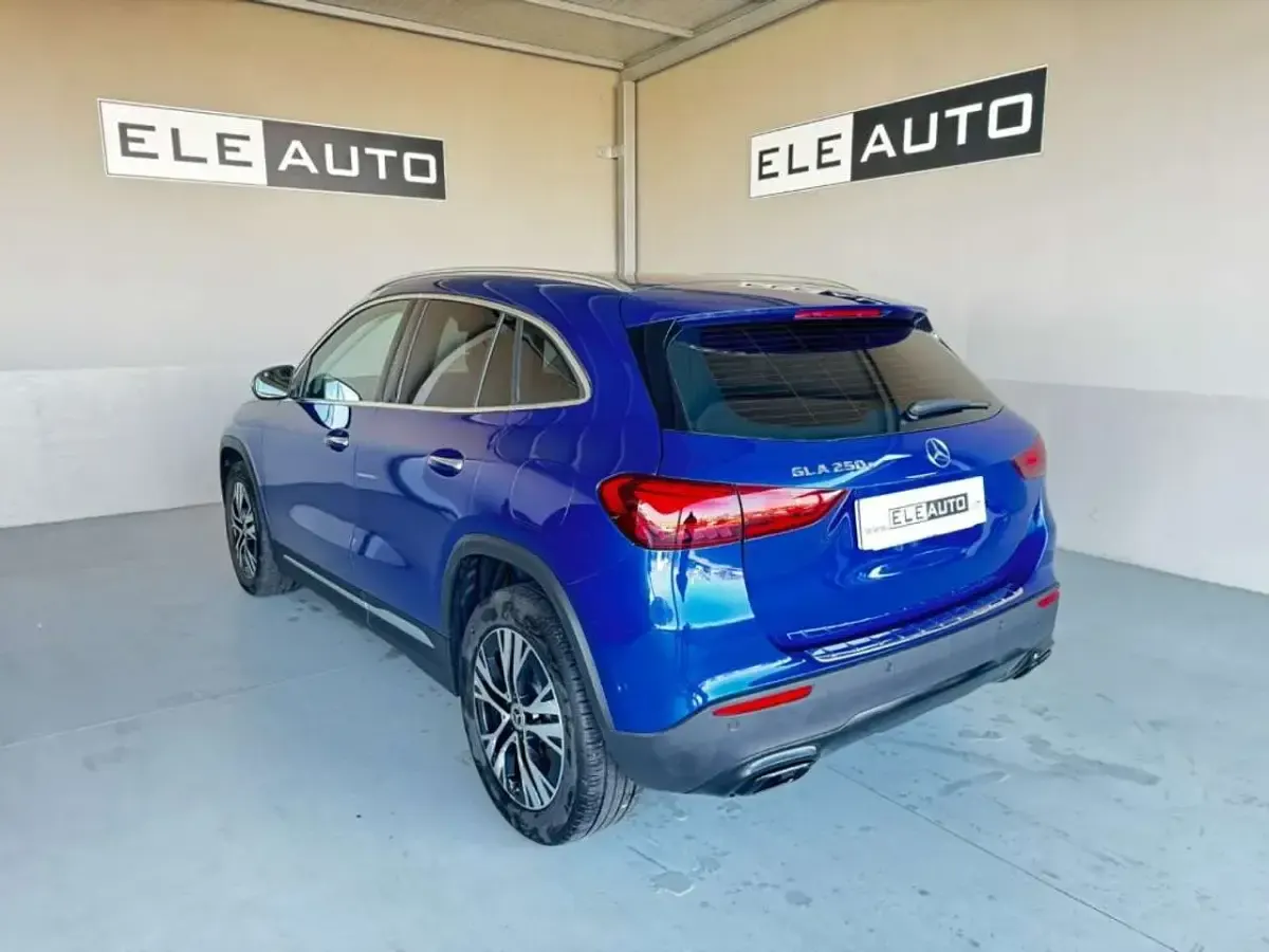 Usata Mercedes GLA250 Advanced Plus 163 CV (119 kW) 2024 Blu SUV