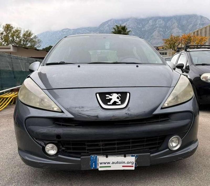 Begagnad Peugeot 207 73 HK (53 kW) 2009 Grå Sedan