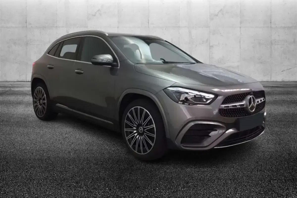 Usata Mercedes GLA220 AMG Line Premium 190 CV (139 kW) 2025 Grigio SUV