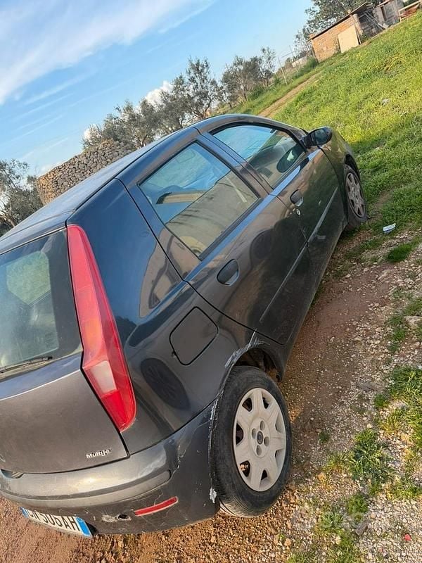 Usata Fiat Punto 2004 Nero Utilitaria