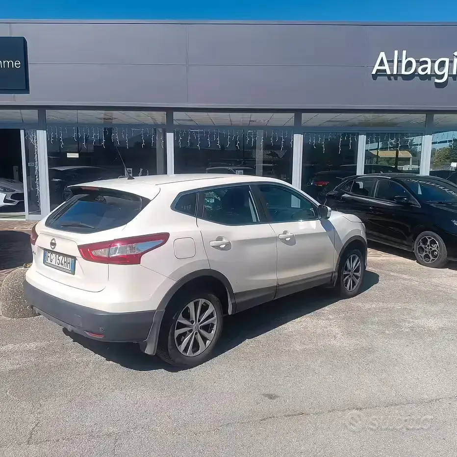 Usata Nissan Qashqai 2016 Bianco SUV