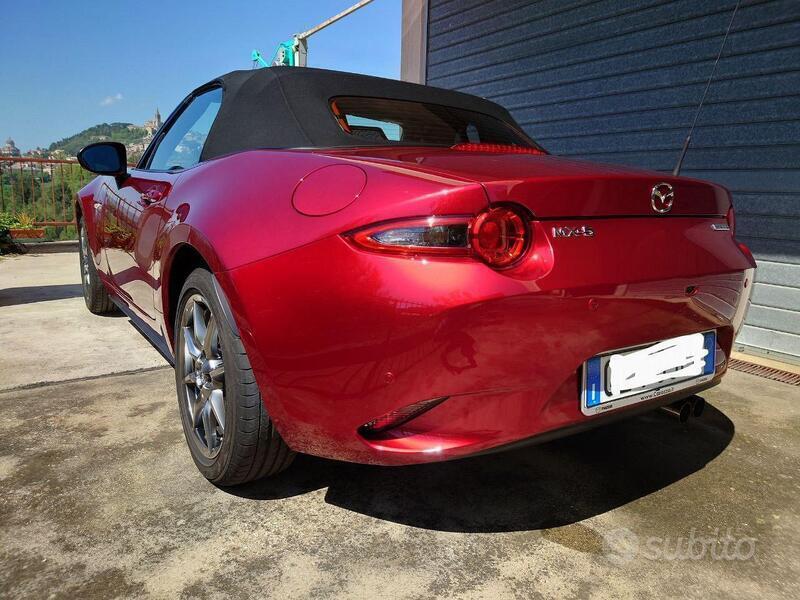 Usato 2023 Mazda MX5 1.5 Benzin 132 CV (27.600 €)