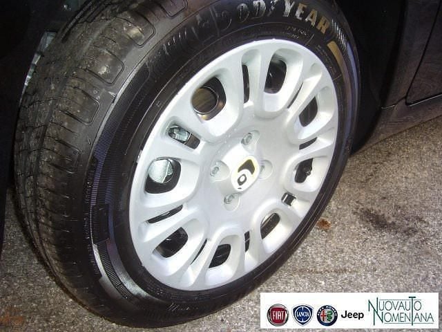Uusi Fiat Panda Pop 69 HP (50 kW) 2025 Musta Sedan