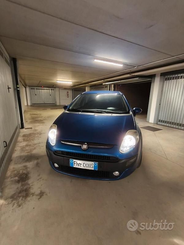 Usata Fiat Punto Evo Dynamic 69 CV (50 kW) 2011 Blu Utilitaria