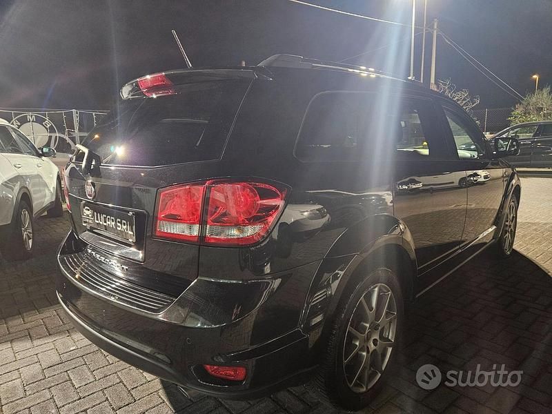 Usata Fiat Freemont Cross 140 CV (102 kW) 2015 Nero SUV