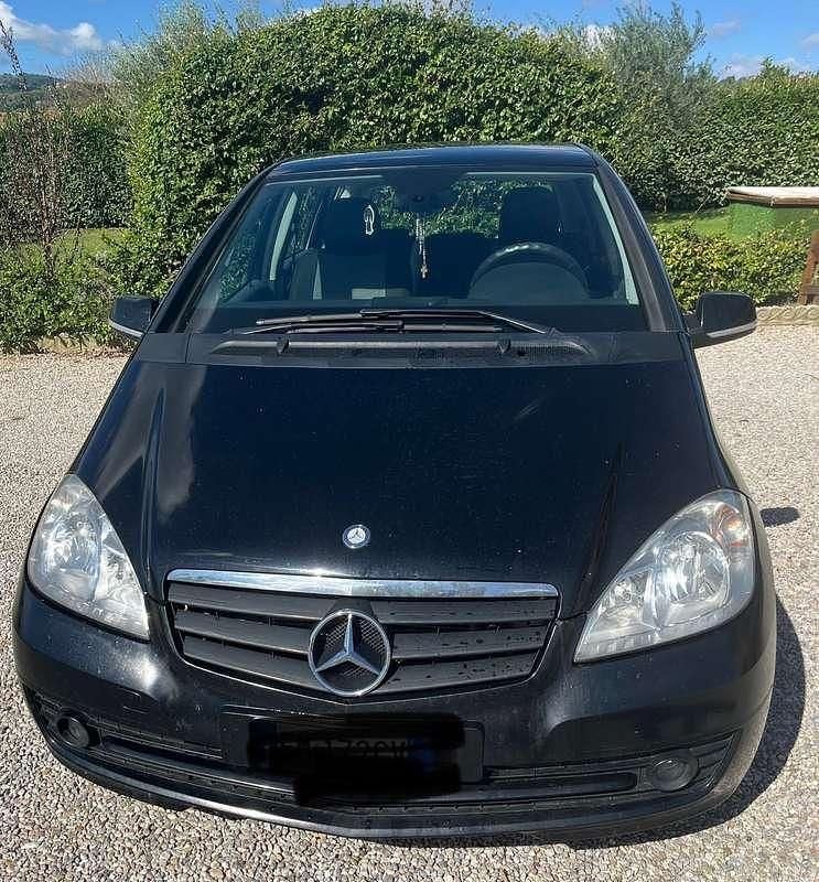 Usado Mercedes A160 Executive 82 CV (60 kW) 2012 Negro Monovolumen