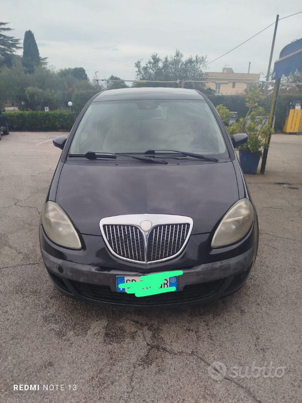Nero Usata 2005 Lancia Musa Monovolume | 2500 € (Buon prezzo) - Immagine 1/4