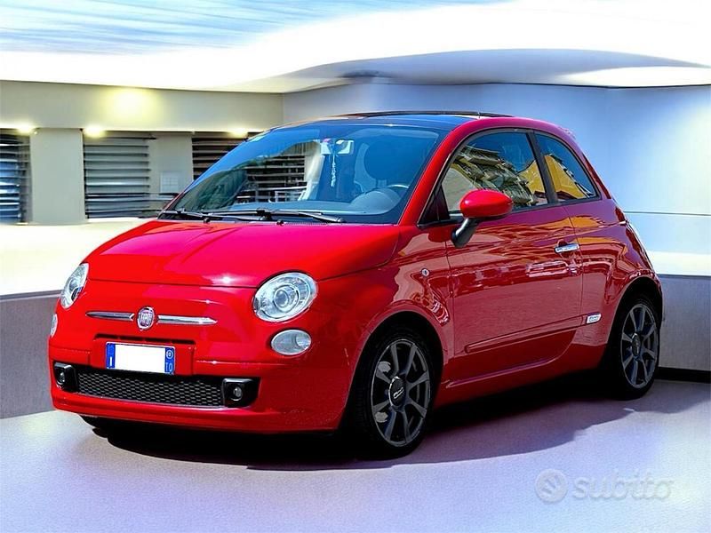 Usata Fiat 500 Lounge 85 CV (62 kW) 2010 Rosso Utilitaria