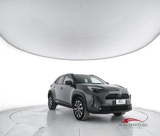 Usata Toyota Yaris 92 CV (67 kW) 2023 Grigio Utilitaria