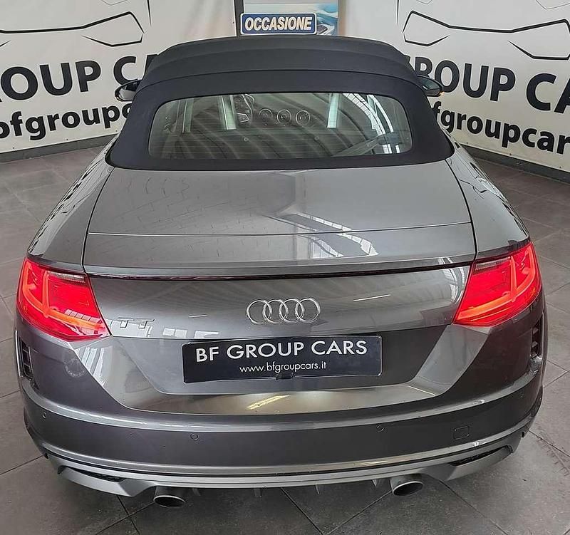Usata Audi TT Roadster S-Line 197 CV (144 kW) 2019 Grigio medio Cabrio