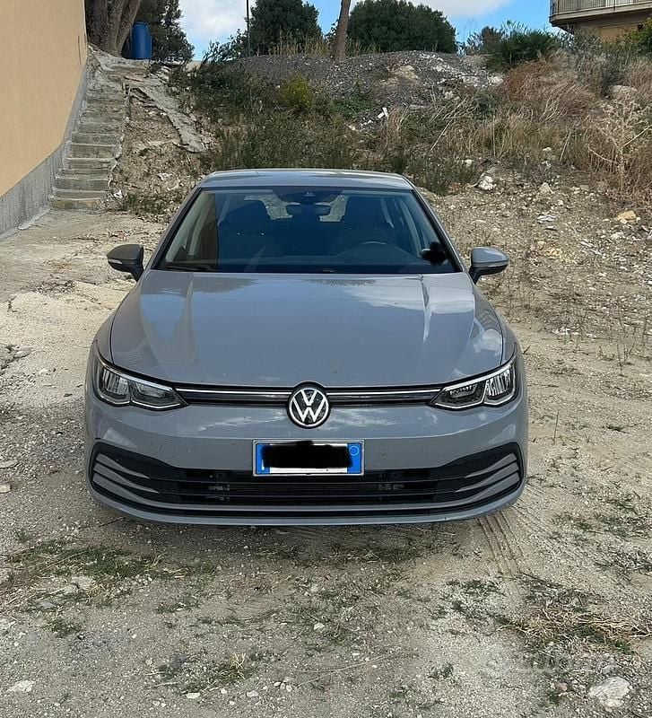 Usata 2020 VW Golf VIII Tre volumi | 19.500 € (Buon prezzo) - Immagine 1/4